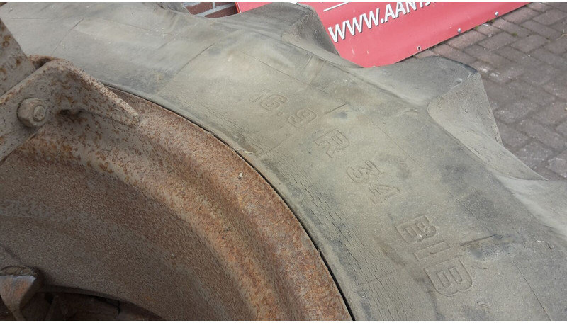 Dubbellucht 34 inch - Roda/ Ban: gambar 3 Dubbellucht 34 inch - Roda/ Ban: gambar 3