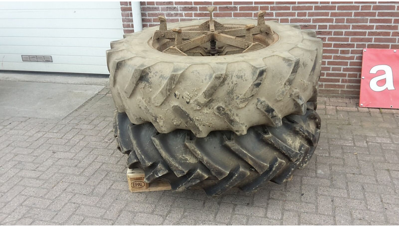 Dubbellucht 34 inch - Roda/ Ban: gambar 1 Dubbellucht 34 inch - Roda/ Ban: gambar 1