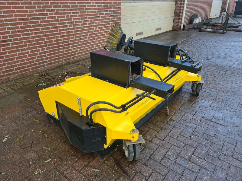 MTS bezem met lepel insteek - Sapu: gambar 3 MTS bezem met lepel insteek - Sapu: gambar 3