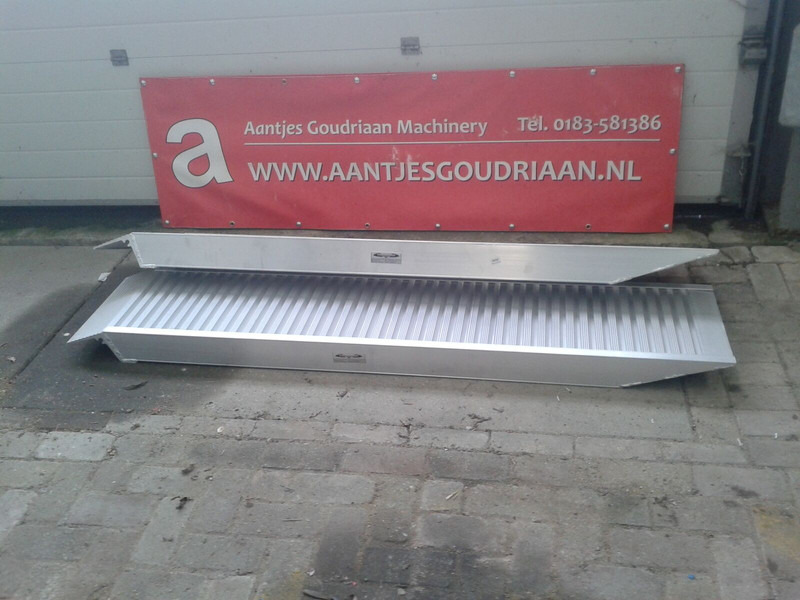 Onbekend Rijplank - Memuat ramp: gambar 1 Onbekend Rijplank - Memuat ramp: gambar 1