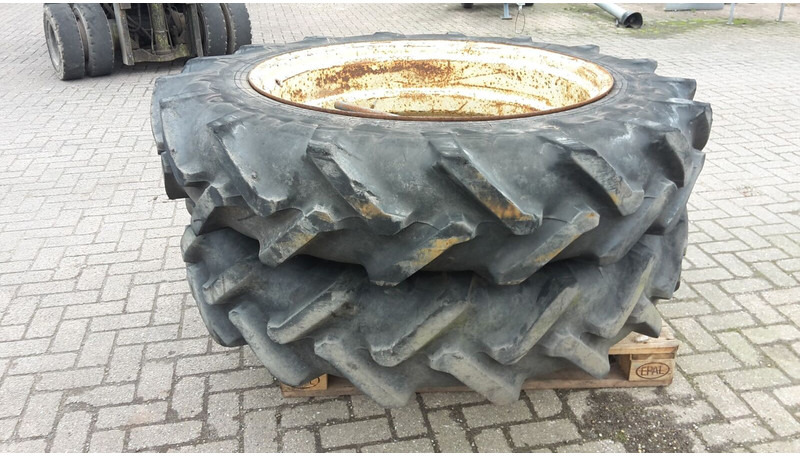 Pirelli - Roda/ Ban: gambar 2 Pirelli - Roda/ Ban: gambar 2