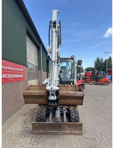 Takeuchi Kraan TB230 - Gebruikt - Ekskavator mini: gambar 4 Takeuchi Kraan TB230 - Gebruikt - Ekskavator mini: gambar 4