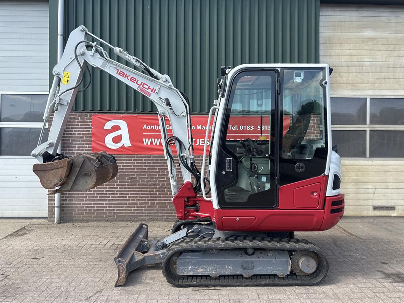 Takeuchi Kraan TB230 - Gebruikt - Ekskavator mini: gambar 1 Takeuchi Kraan TB230 - Gebruikt - Ekskavator mini: gambar 1