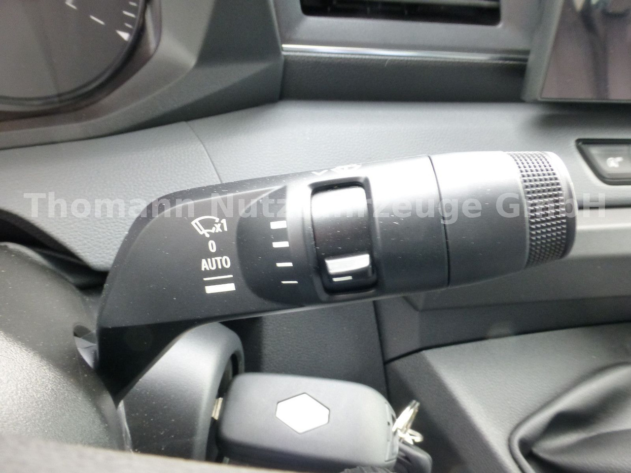 Van dengan terpal samping Renault NEW Master Pritsche Plane Premium 2025: gambar 21 Van dengan terpal samping Renault NEW Master Pritsche Plane Premium 2025: gambar 21