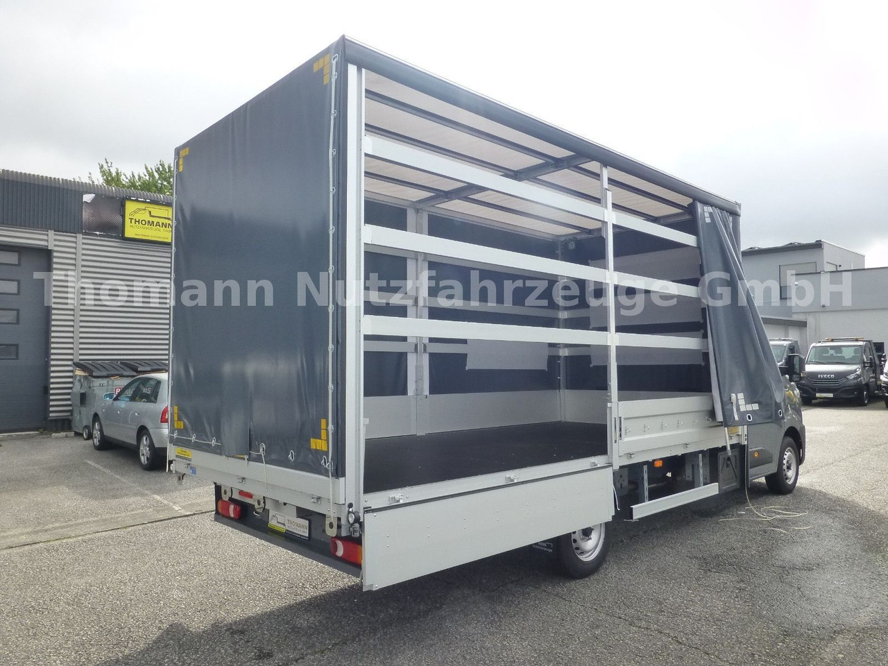 Van dengan terpal samping Renault NEW Master Pritsche Plane Premium 2025: gambar 8 Van dengan terpal samping Renault NEW Master Pritsche Plane Premium 2025: gambar 8