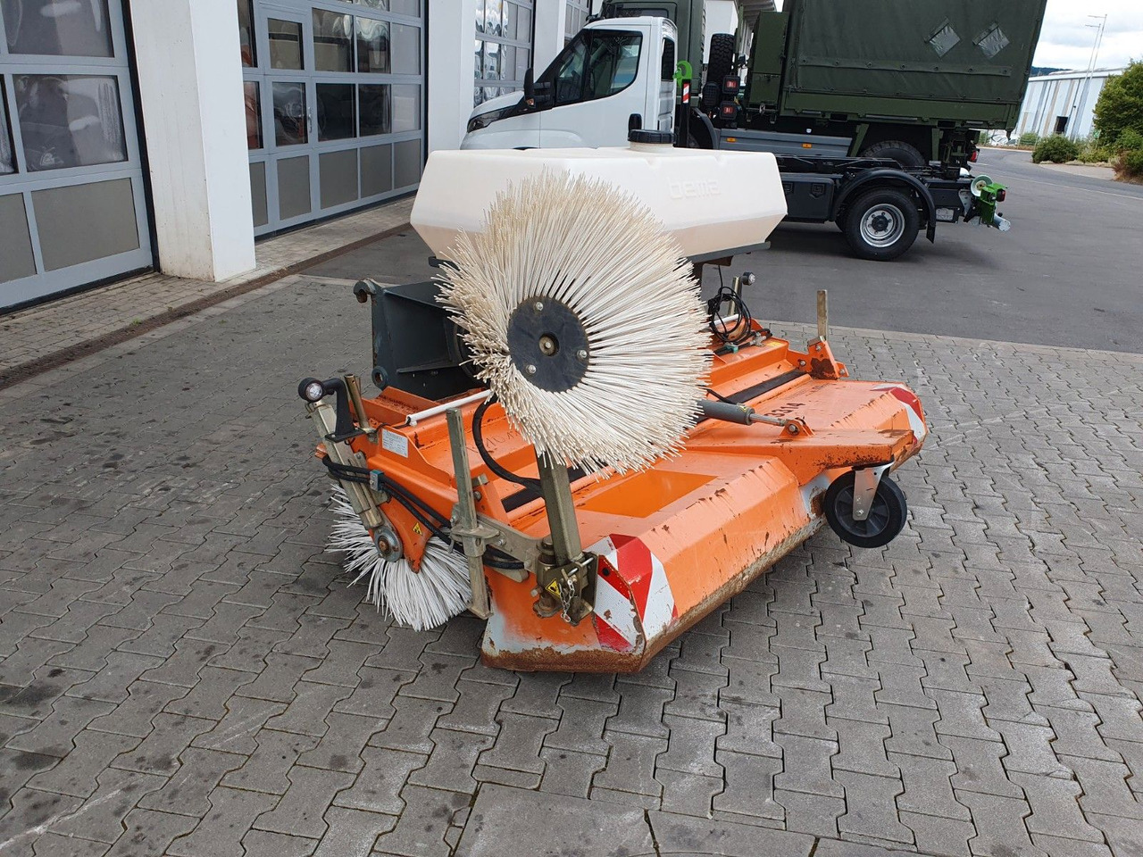 Bema 25 Dual Kehrmaschine / 2.050 mm / 2020 - Sapu: gambar 4 Bema 25 Dual Kehrmaschine / 2.050 mm / 2020 - Sapu: gambar 4