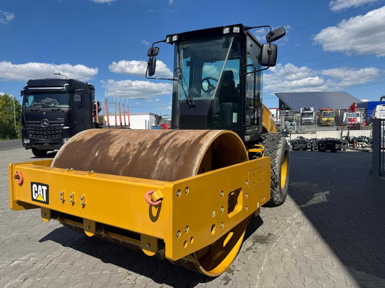 CAT CS66B / 2017 / nur 83h! / Klima / neuwertig! - Pemadat: gambar 4 CAT CS66B / 2017 / nur 83h! / Klima / neuwertig! - Pemadat: gambar 4