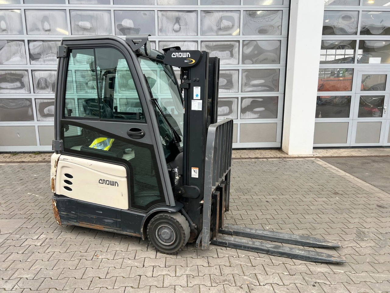 Crown SCT6020-1.3 /Triplex: 4.30m / SS / 2.090h! - Forklift listrik: gambar 2 Crown SCT6020-1.3 /Triplex: 4.30m / SS / 2.090h! - Forklift listrik: gambar 2