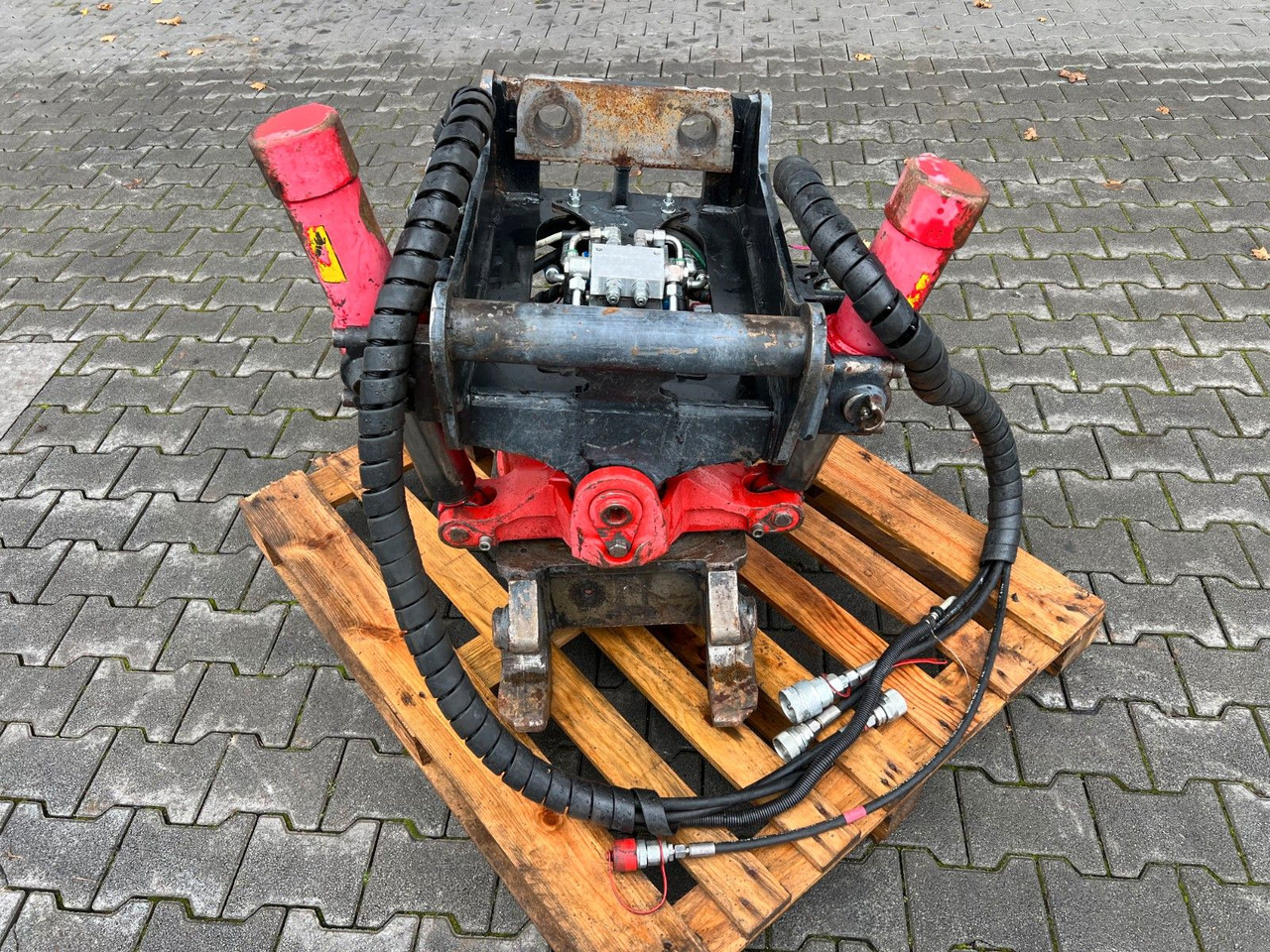 Indexator RT40 / Rototilt R4 / MS10 Sandwich - Tiltrotator: gambar 2 Indexator RT40 / Rototilt R4 / MS10 Sandwich - Tiltrotator: gambar 2