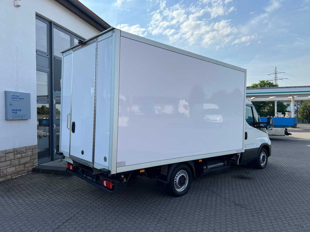 Iveco 35S14 A8 CNG Koffer *3-Sitze*Klima*Automatik* Iveco 35S14 A8 CNG Koffer *3-Sitze*Klima*Automatik* - Van berpendingin: gambar 4 Iveco 35S14 A8 CNG Koffer *3-Sitze*Klima*Automatik* Iveco 35S14 A8 CNG Koffer *3-Sitze*Klima*Automatik* - Van berpendingin: gambar 4