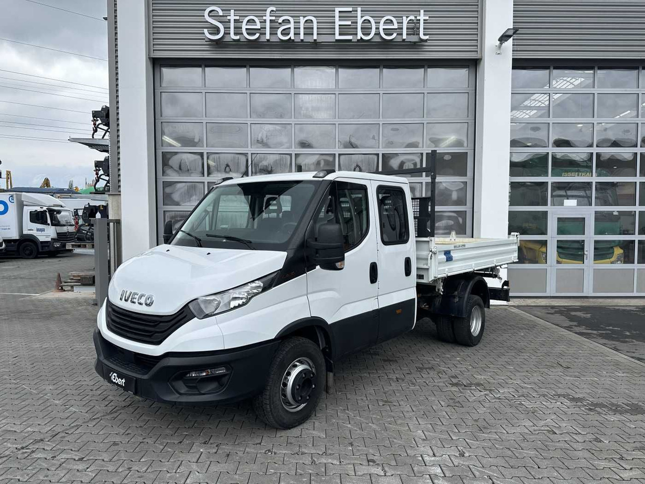 Iveco 70C18H 3-S.Kipper *R.3750mm*7Sitze*AHK* - Van jungkit: gambar 1 Iveco 70C18H 3-S.Kipper *R.3750mm*7Sitze*AHK* - Van jungkit: gambar 1
