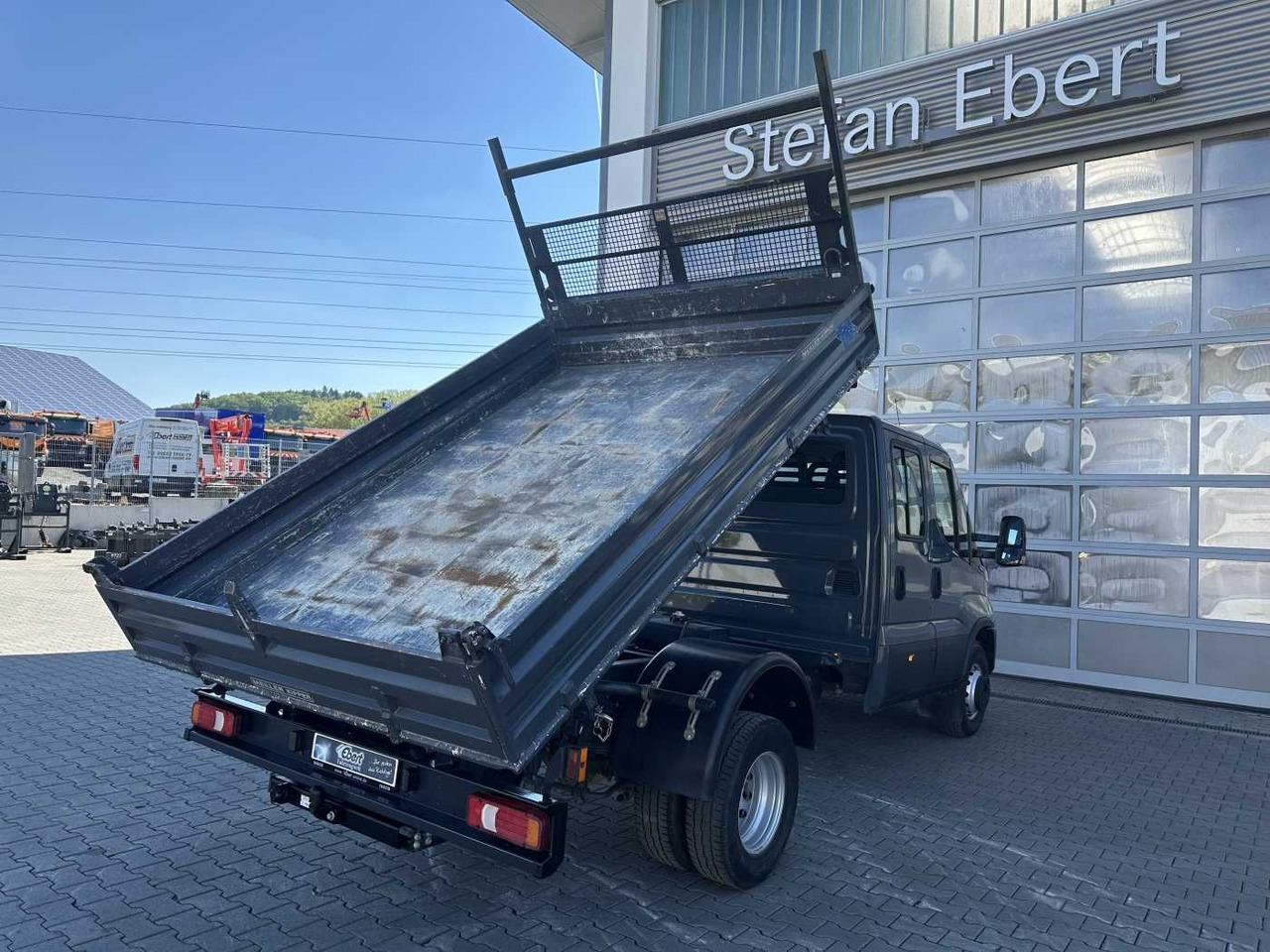 Iveco 70C18H Meiller 3-S.Kipper *R.3750mm*7Sitze*AHK* - Van jungkit: gambar 4 Iveco 70C18H Meiller 3-S.Kipper *R.3750mm*7Sitze*AHK* - Van jungkit: gambar 4