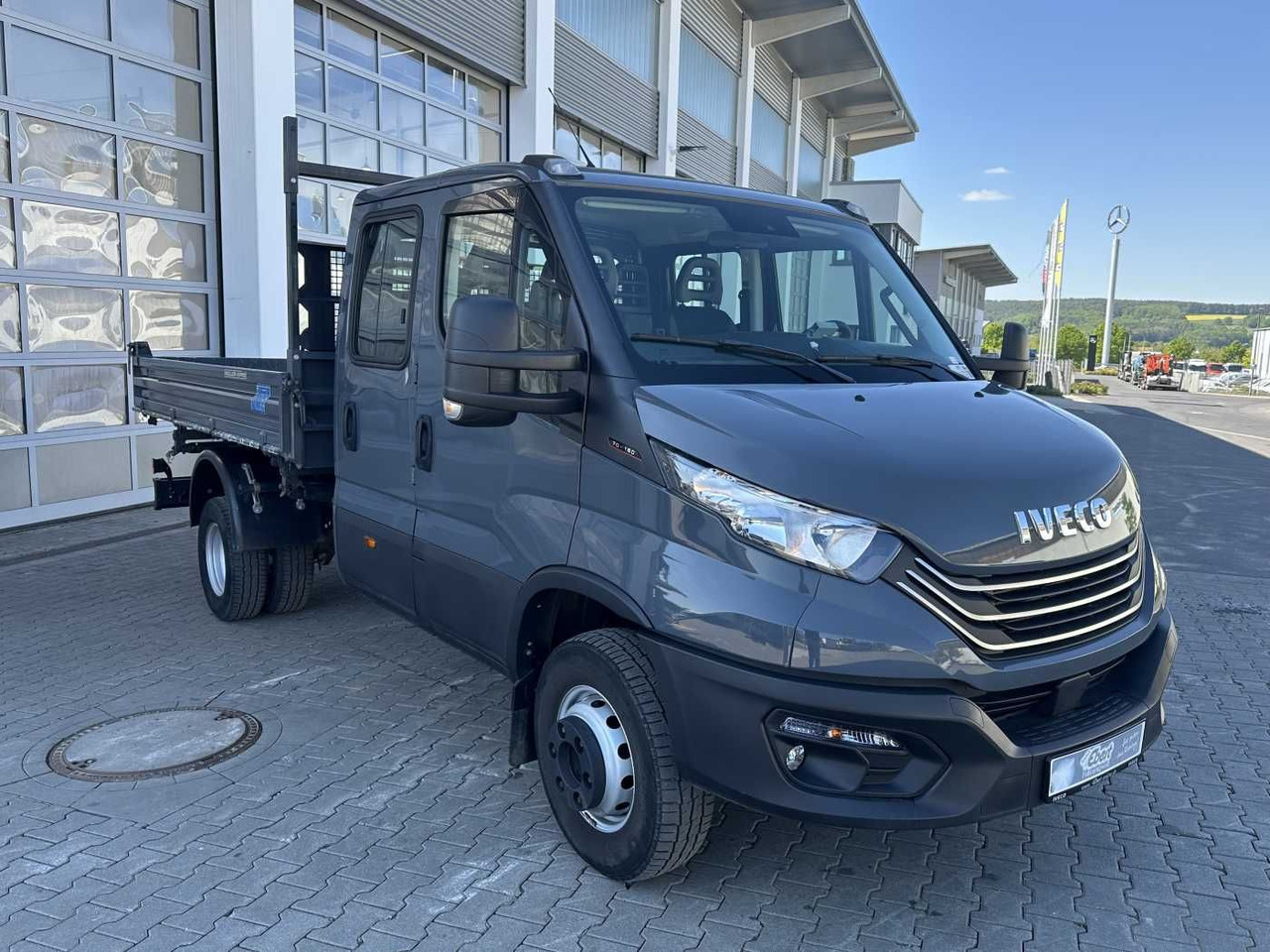 Iveco 70C18H Meiller 3-S.Kipper *R.3750mm*7Sitze*AHK* - Van jungkit: gambar 3 Iveco 70C18H Meiller 3-S.Kipper *R.3750mm*7Sitze*AHK* - Van jungkit: gambar 3
