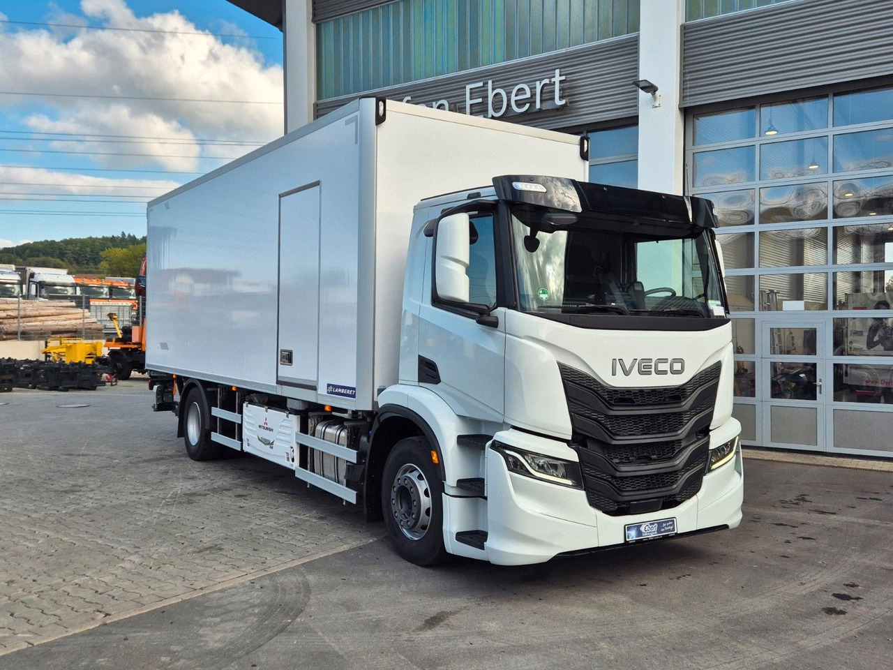 Iveco AD190S40/FP Lamberet Mitsubishi LBW Tür AHK - Truk berpendingin: gambar 2 Iveco AD190S40/FP Lamberet Mitsubishi LBW Tür AHK - Truk berpendingin: gambar 2