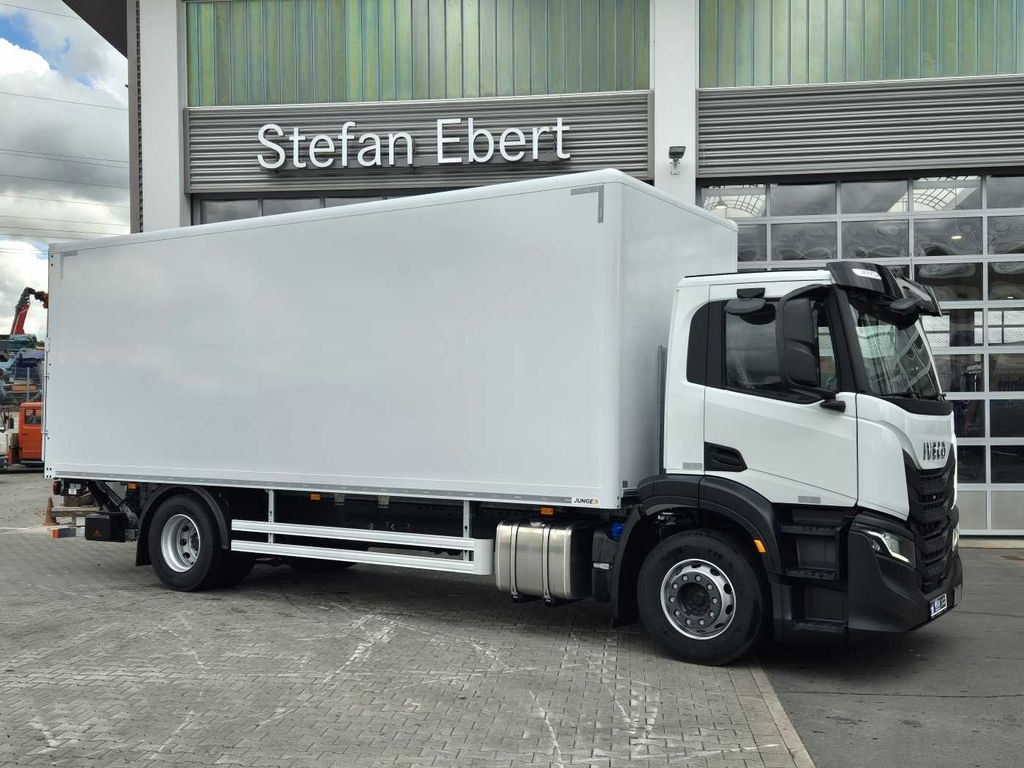 Iveco AD190S40/P 4x2 Ladebordwand 2.000kg Navi ACC Iveco AD190S40/P 4x2 Ladebordwand 2.000kg Navi ACC - Truk box: gambar 3 Iveco AD190S40/P 4x2 Ladebordwand 2.000kg Navi ACC Iveco AD190S40/P 4x2 Ladebordwand 2.000kg Navi ACC - Truk box: gambar 3