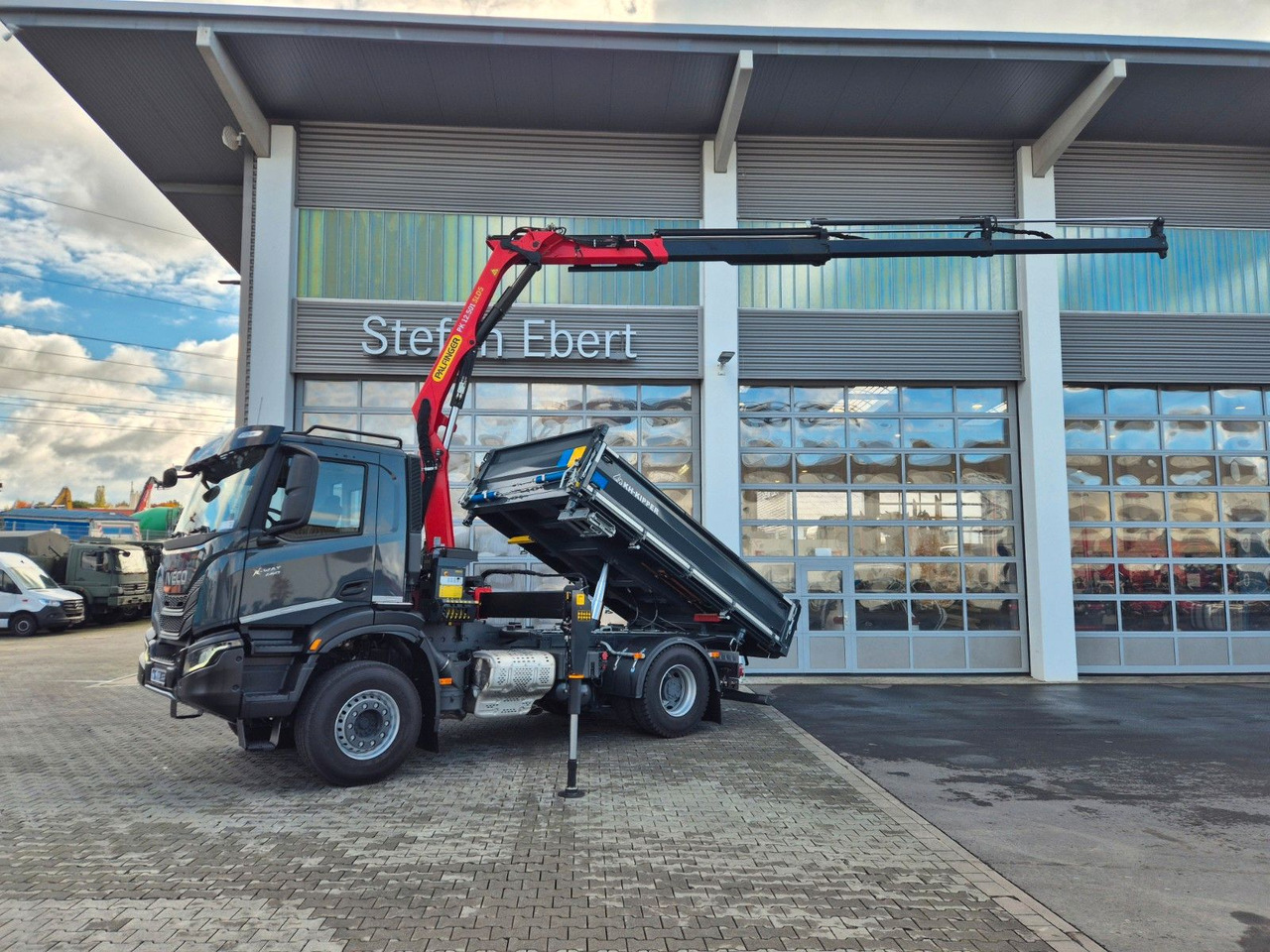 Iveco AD200X46/P HR OFF Palfinger PK 12.501 Funk AHK - Truk jungkit, Truk derek: gambar 5 Iveco AD200X46/P HR OFF Palfinger PK 12.501 Funk AHK - Truk jungkit, Truk derek: gambar 5