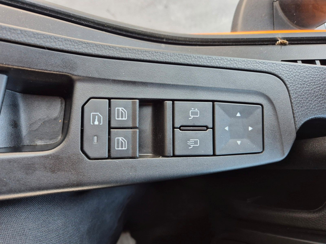 Truk jungkit Iveco AD360X54Z HR OFF 8x4 Intarder AHK: gambar 39 Truk jungkit Iveco AD360X54Z HR OFF 8x4 Intarder AHK: gambar 39