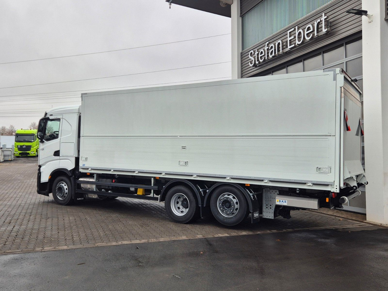 Iveco AS260S50Y/FS 6x2 Böse Schwenkwand + LBW 2 x AHK - Truk minuman: gambar 3 Iveco AS260S50Y/FS 6x2 Böse Schwenkwand + LBW 2 x AHK - Truk minuman: gambar 3