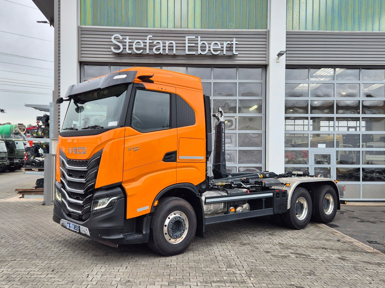 Iveco AS300X58Z/P HR ON+ 6x4 Meiller RS21.60 Funk AHK - Hook lift: gambar 1 Iveco AS300X58Z/P HR ON+ 6x4 Meiller RS21.60 Funk AHK - Hook lift: gambar 1