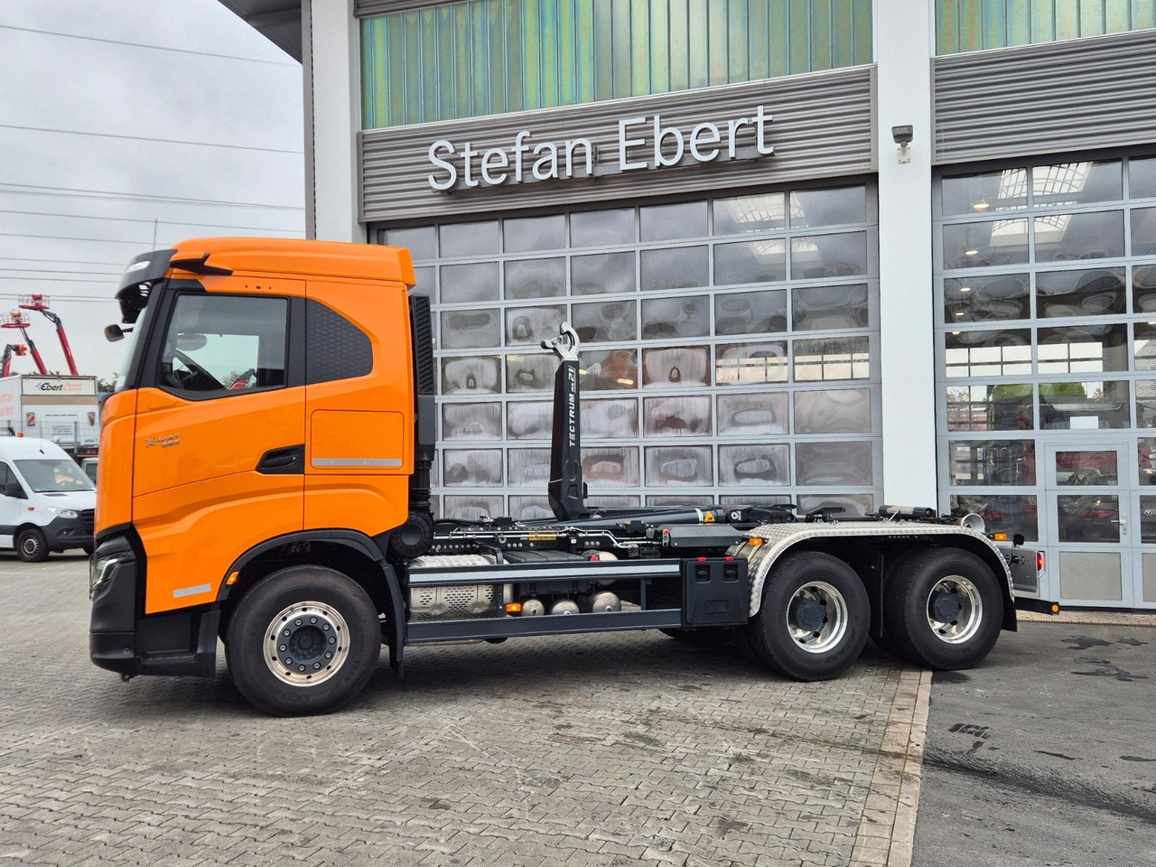 Iveco AS300X58Z/P HR ON+ 6x4 Meiller RS21.60 Funk AHK - Hook lift: gambar 5 Iveco AS300X58Z/P HR ON+ 6x4 Meiller RS21.60 Funk AHK - Hook lift: gambar 5