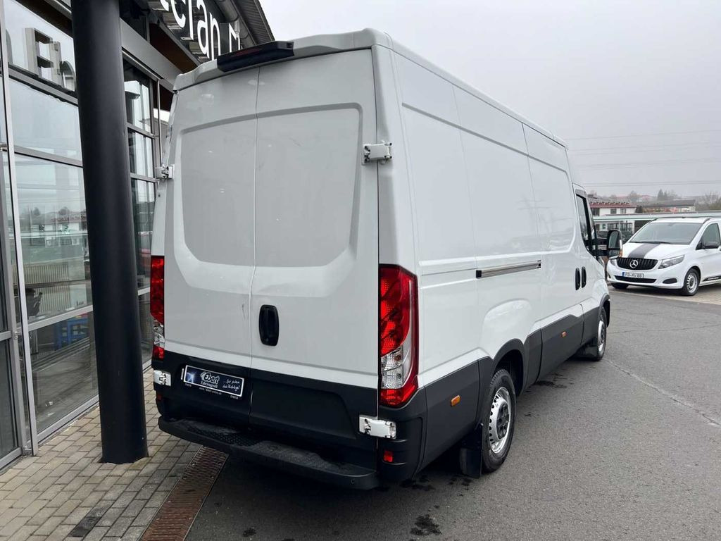 Iveco Daily 35 S 16 V *Klima*3.520mm* - Van panel: gambar 3 Iveco Daily 35 S 16 V *Klima*3.520mm* - Van panel: gambar 3