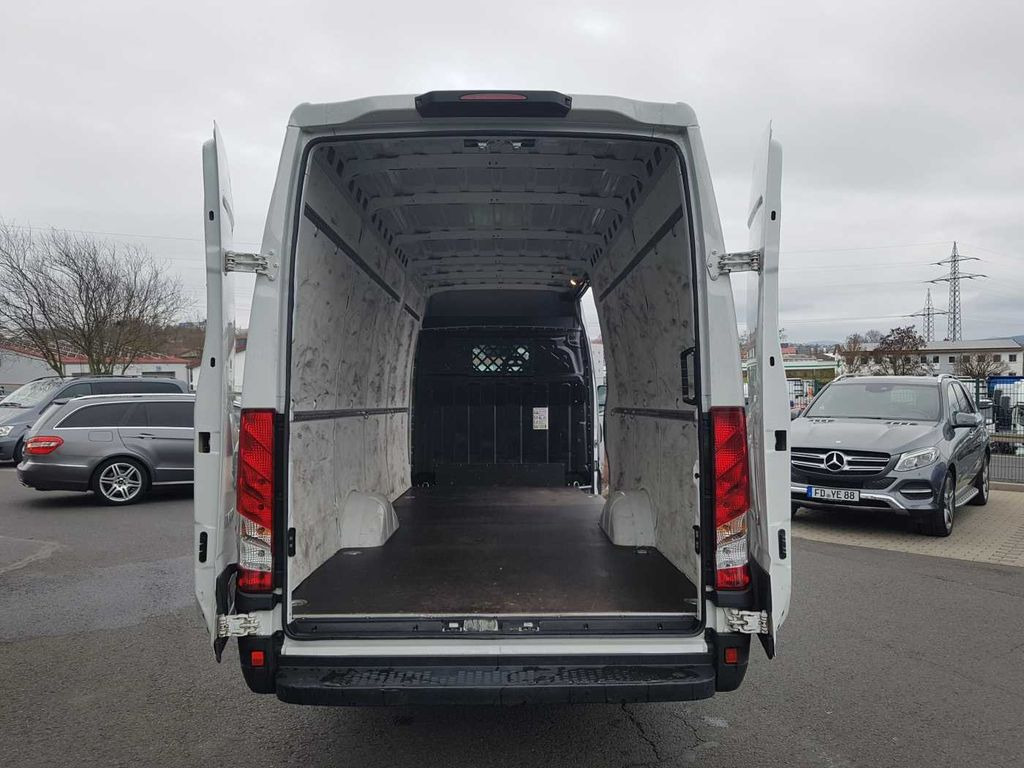 Iveco Daily 35 S 16 V *Klima*L4.100mm* Iveco Daily 35 S 16 V *Klima*L4.100mm* - Van panel: gambar 5 Iveco Daily 35 S 16 V *Klima*L4.100mm* Iveco Daily 35 S 16 V *Klima*L4.100mm* - Van panel: gambar 5