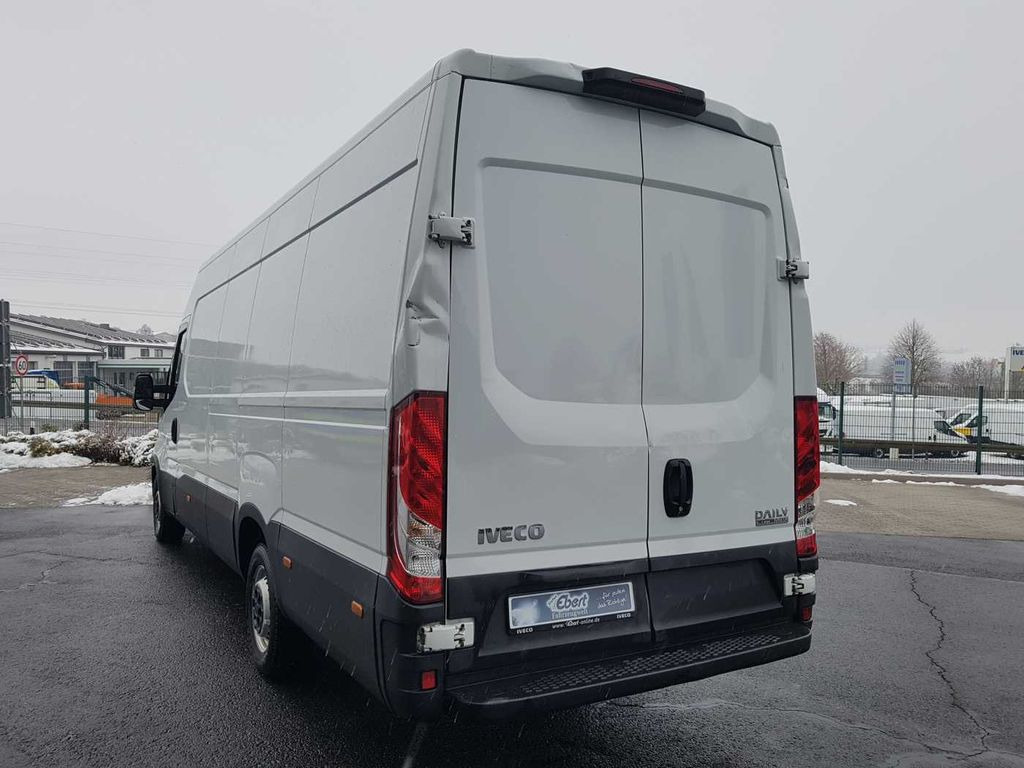 Iveco Daily 35 S16 A8 V *Klima*Automatik*L4.100mm* Iveco Daily 35 S16 A8 V *Klima*Automatik*L4.100mm* - Van panel: gambar 4 Iveco Daily 35 S16 A8 V *Klima*Automatik*L4.100mm* Iveco Daily 35 S16 A8 V *Klima*Automatik*L4.100mm* - Van panel: gambar 4