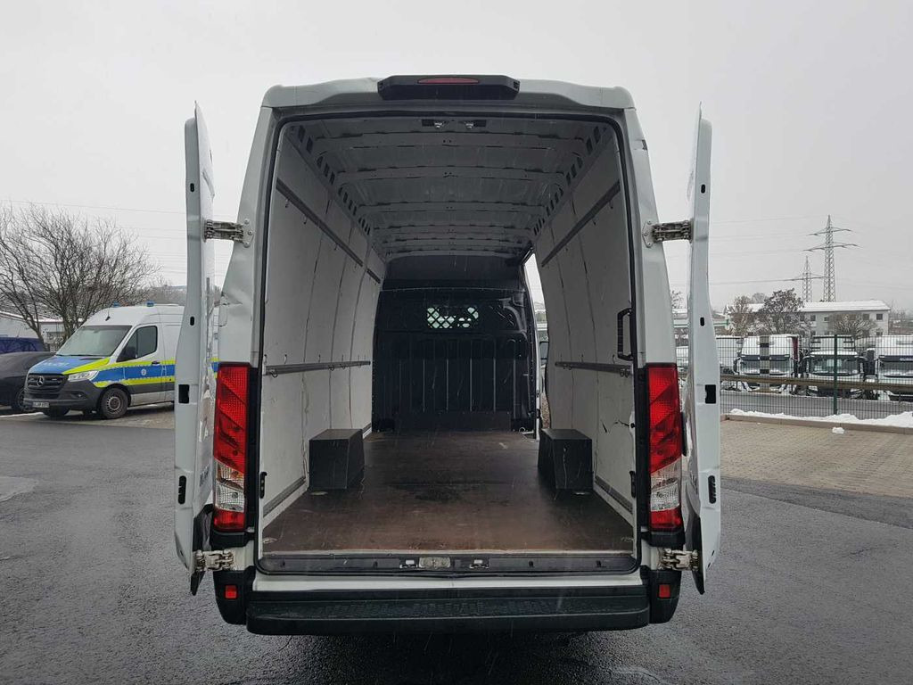 Iveco Daily 35 S16 A8 V *Klima*Automatik*L4.100mm* Iveco Daily 35 S16 A8 V *Klima*Automatik*L4.100mm* - Van panel: gambar 5 Iveco Daily 35 S16 A8 V *Klima*Automatik*L4.100mm* Iveco Daily 35 S16 A8 V *Klima*Automatik*L4.100mm* - Van panel: gambar 5