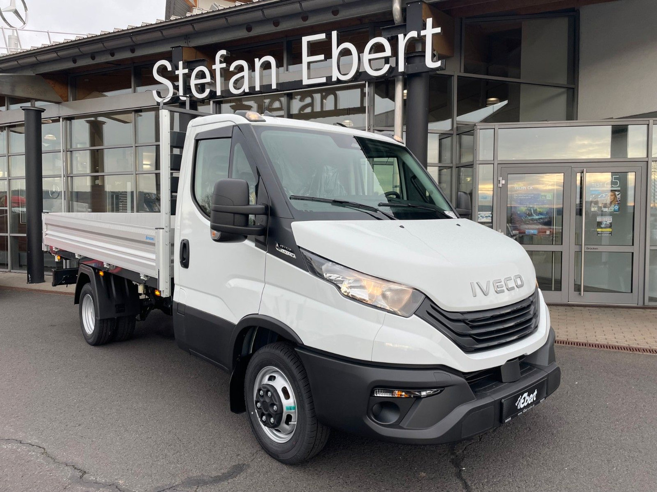 Iveco Daily 35C14 A8 *R3.450mm*Automatik* 7x vorhanden - Van jungkit: gambar 2 Iveco Daily 35C14 A8 *R3.450mm*Automatik* 7x vorhanden - Van jungkit: gambar 2