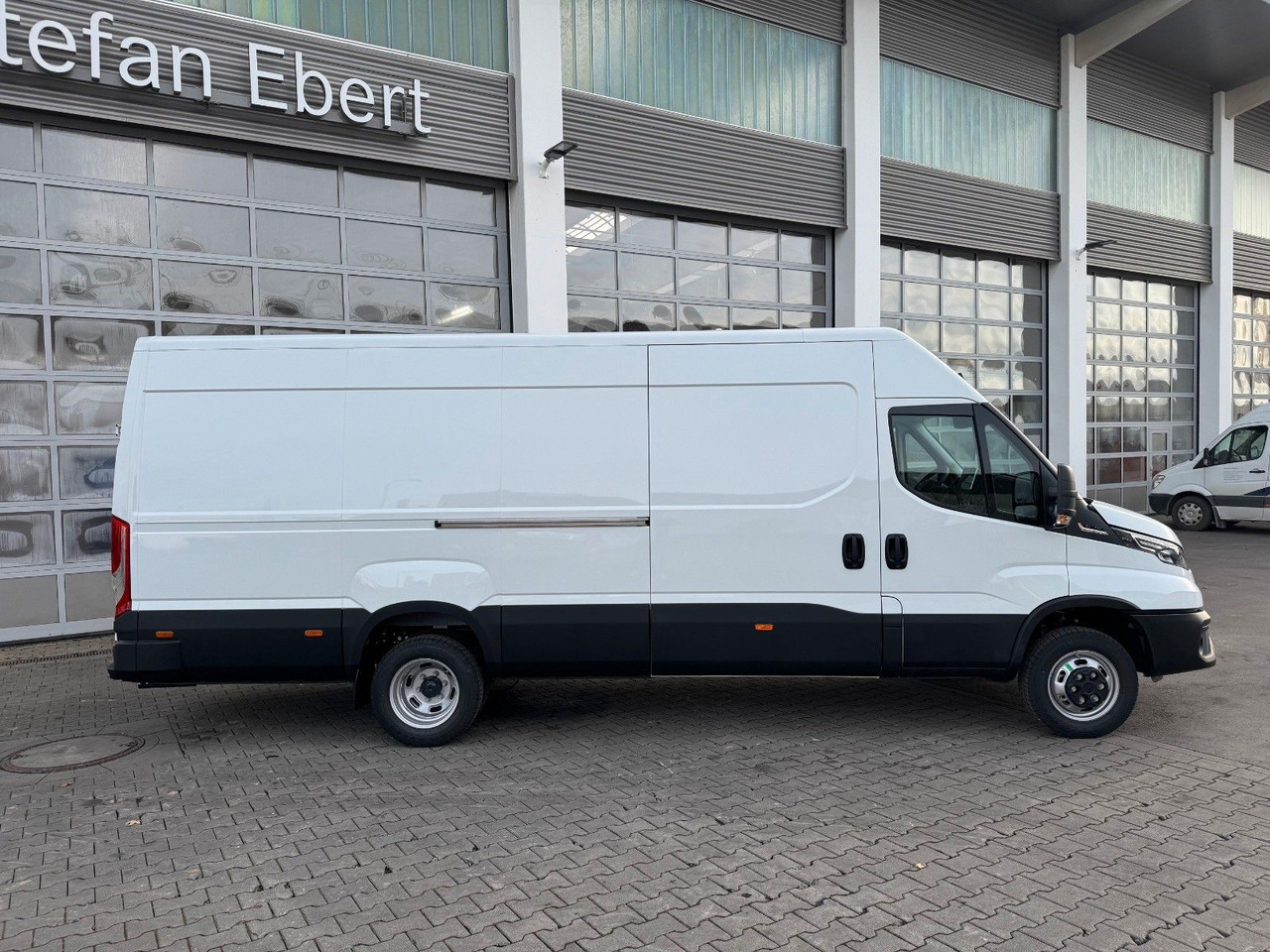 Iveco Daily 35C21 HA8 *R4.100mm*AHK*LED*Automatik* - Van panel: gambar 3 Iveco Daily 35C21 HA8 *R4.100mm*AHK*LED*Automatik* - Van panel: gambar 3