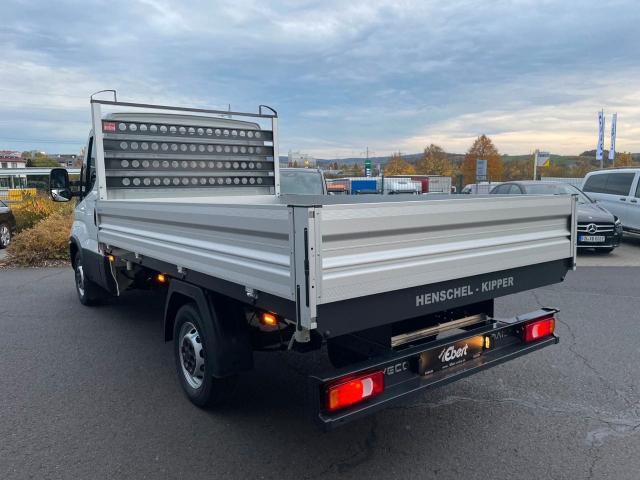Iveco Daily 35S14 A8*R3.450mm*Automatik*Kamera*2Sitze* - Van jungkit: gambar 4 Iveco Daily 35S14 A8*R3.450mm*Automatik*Kamera*2Sitze* - Van jungkit: gambar 4