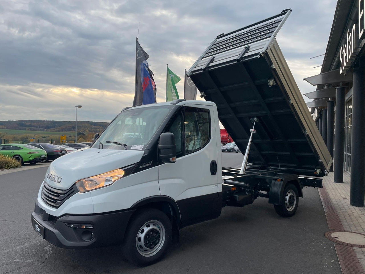 Iveco Daily 35S14 A8*R3.450mm*Automatik*Kamera*2Sitze* - Van jungkit: gambar 3 Iveco Daily 35S14 A8*R3.450mm*Automatik*Kamera*2Sitze* - Van jungkit: gambar 3