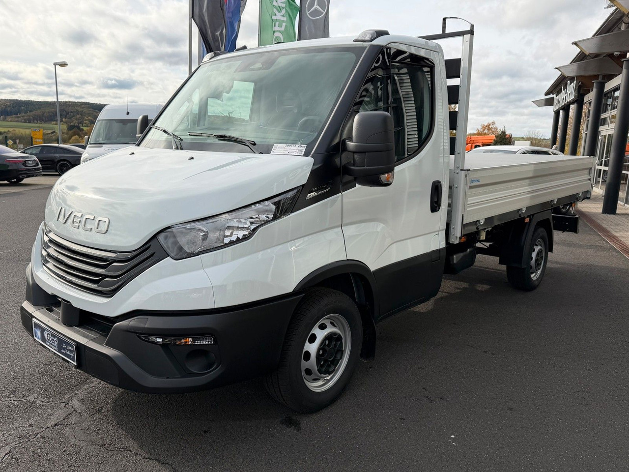 Iveco Daily 35S14 A8*R3.450mm*Automatik*Kamera*2Sitze* - Van jungkit: gambar 3 Iveco Daily 35S14 A8*R3.450mm*Automatik*Kamera*2Sitze* - Van jungkit: gambar 3