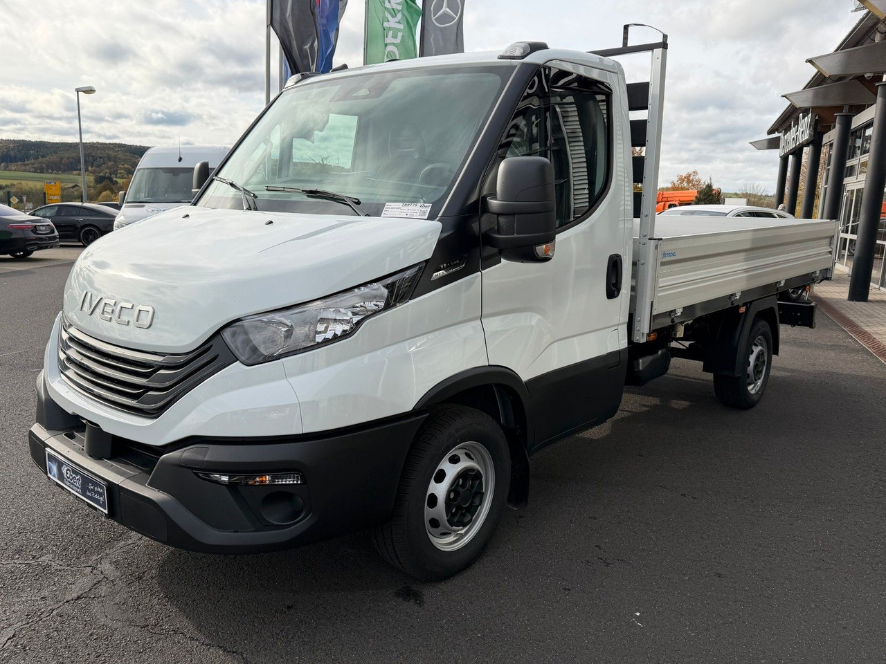 Iveco Daily 35S14 A8*R3.450mm*Automatik*Kamera*2Sitze* - Van jungkit: gambar 3 Iveco Daily 35S14 A8*R3.450mm*Automatik*Kamera*2Sitze* - Van jungkit: gambar 3