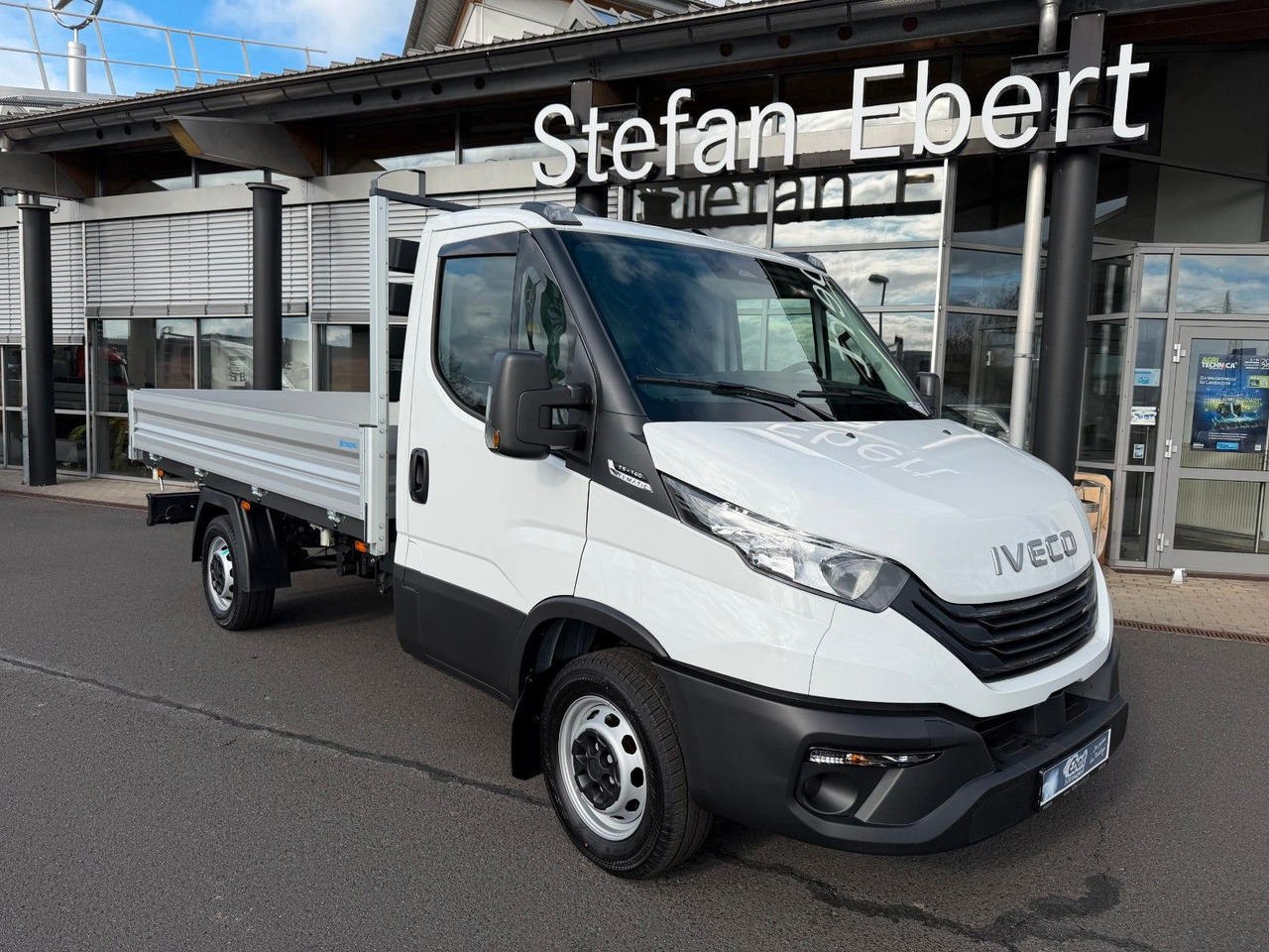 Iveco Daily 35S14 A8 *R3.450mm*Automatik*Klima* 4x - Van jungkit: gambar 1 Iveco Daily 35S14 A8 *R3.450mm*Automatik*Klima* 4x - Van jungkit: gambar 1