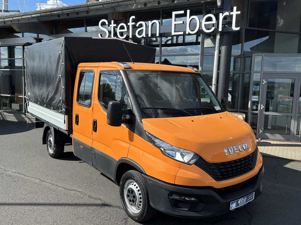 Iveco Daily 35S14 Pritsche+Plane *AHK*Ladekran*7-Sitze - Van dengan terpal samping: gambar 1 Iveco Daily 35S14 Pritsche+Plane *AHK*Ladekran*7-Sitze - Van dengan terpal samping: gambar 1