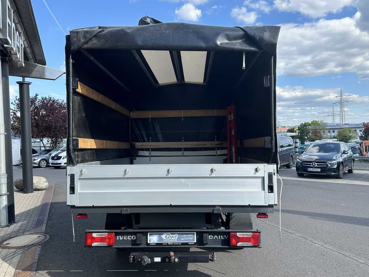 Iveco Daily 35S14 Pritsche+Plane *AHK*Ladekran*7-Sitze - Van flatbed: gambar 4 Iveco Daily 35S14 Pritsche+Plane *AHK*Ladekran*7-Sitze - Van flatbed: gambar 4