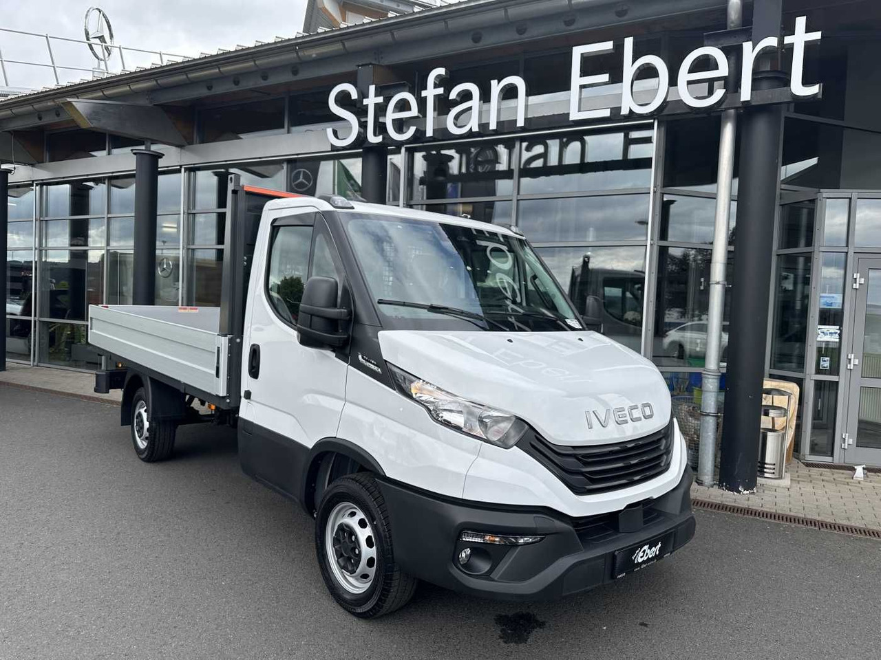 Iveco Daily 35S16 A8 Pritsche *R3.450mm*AHK* - Van flatbed: gambar 1 Iveco Daily 35S16 A8 Pritsche *R3.450mm*AHK* - Van flatbed: gambar 1