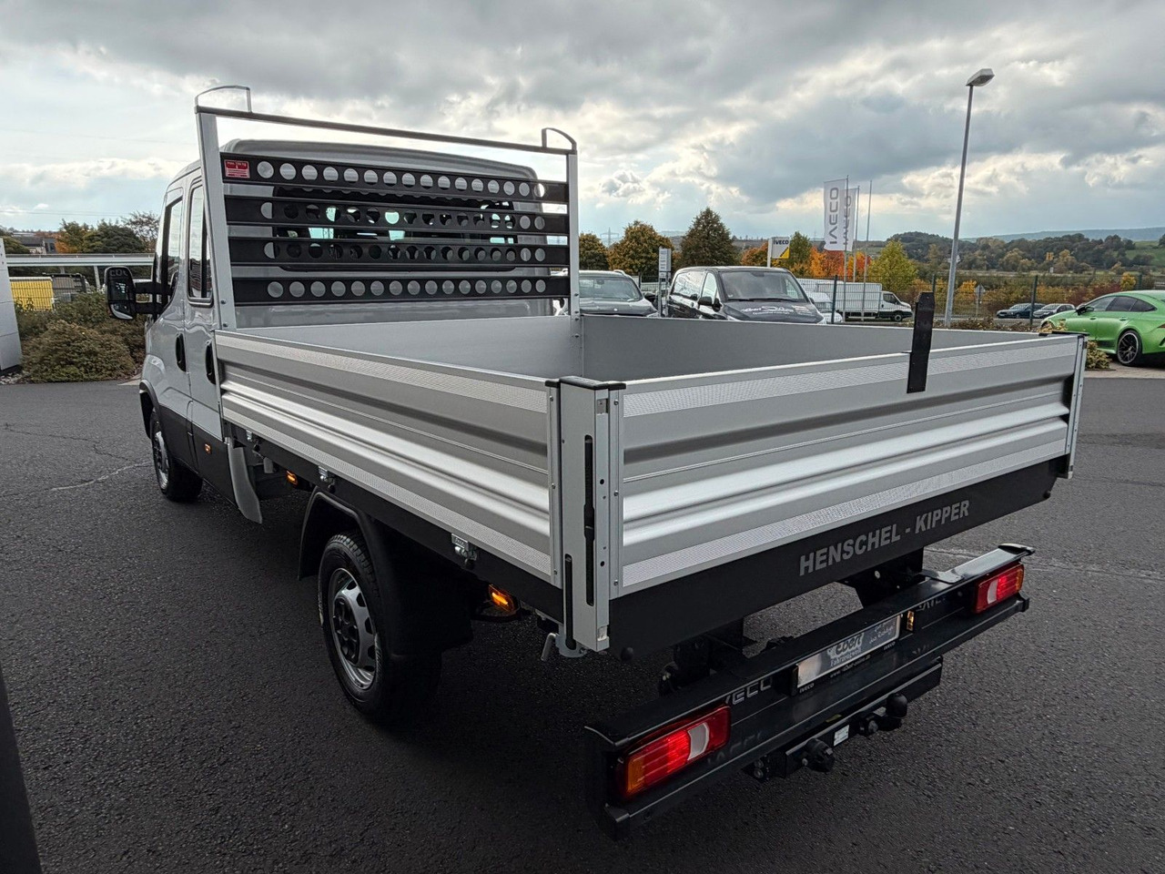 Iveco Daily 35S16 A8 *R.3450mm*Automatik*AHK*7-Sitze* - Van jungkit, Van kombi: gambar 4 Iveco Daily 35S16 A8 *R.3450mm*Automatik*AHK*7-Sitze* - Van jungkit, Van kombi: gambar 4