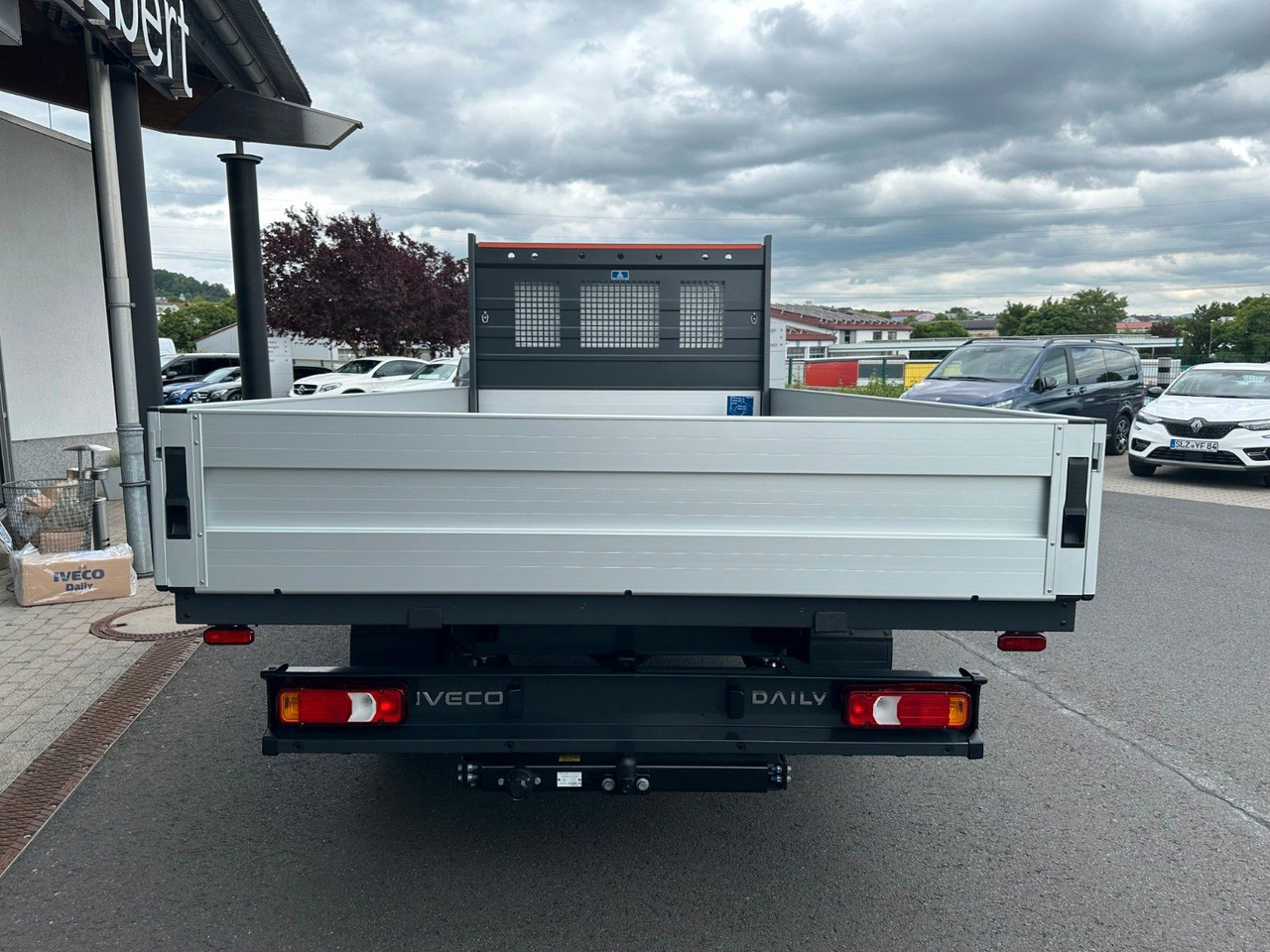 Iveco Daily 35S16 A8 *R.4100 mm*AHK*Kamera* 3x - Van flatbed: gambar 5 Iveco Daily 35S16 A8 *R.4100 mm*AHK*Kamera* 3x - Van flatbed: gambar 5