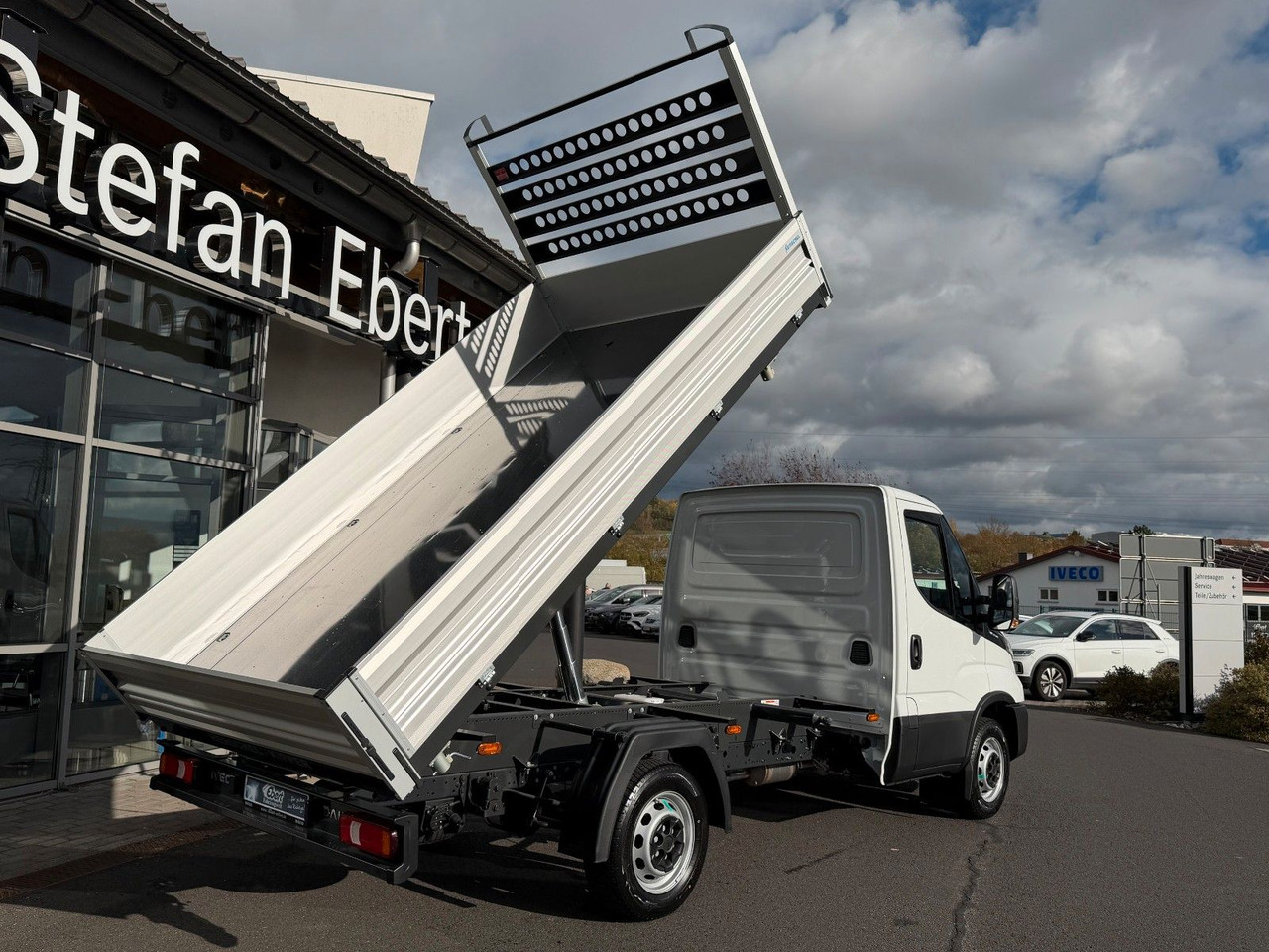 Iveco Daily 35S16 A8 *R3.450mm*Automatik*Klima* 3x - Van jungkit: gambar 3 Iveco Daily 35S16 A8 *R3.450mm*Automatik*Klima* 3x - Van jungkit: gambar 3