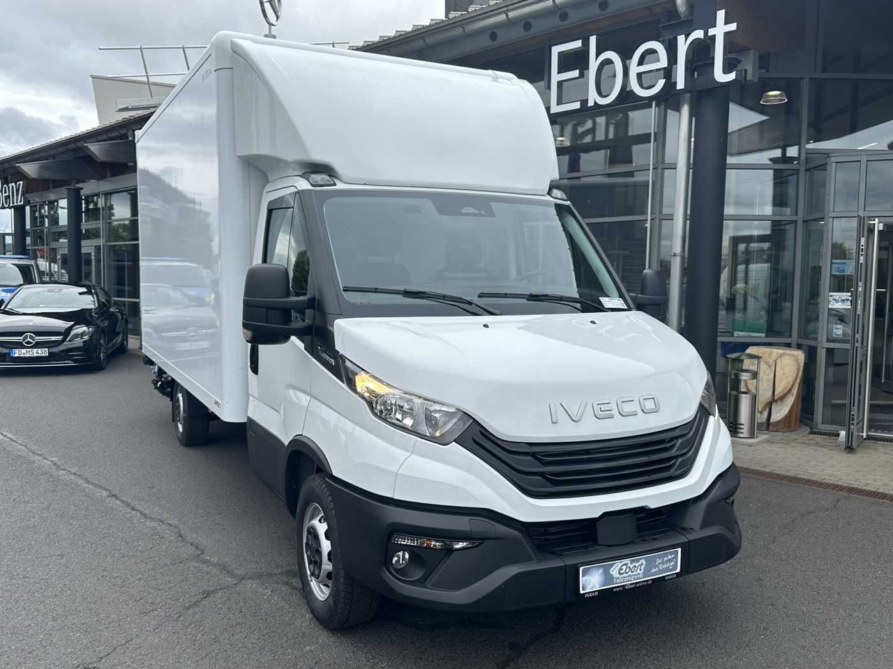 Iveco Daily 35S16 HA8/P Koffer *R4.100mm* LBW*Luft* - Van box: gambar 2 Iveco Daily 35S16 HA8/P Koffer *R4.100mm* LBW*Luft* - Van box: gambar 2