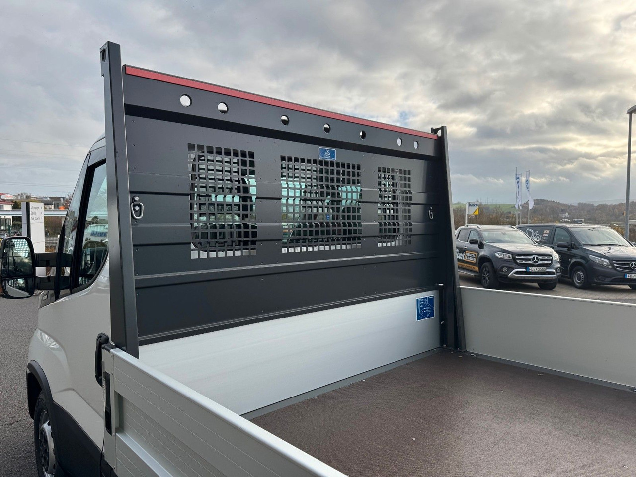 Iveco Daily 35S16 *R.3750mm*Automatik*AHK*Kamera* - Van flatbed: gambar 5 Iveco Daily 35S16 *R.3750mm*Automatik*AHK*Kamera* - Van flatbed: gambar 5