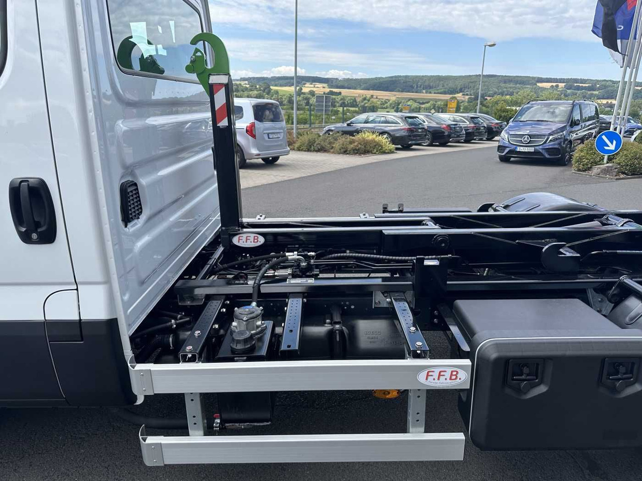 Iveco Daily 70C18 H 3.0L *R3.750mm*AHK*Luft*Sperre* - Hook lift: gambar 4 Iveco Daily 70C18 H 3.0L *R3.750mm*AHK*Luft*Sperre* - Hook lift: gambar 4