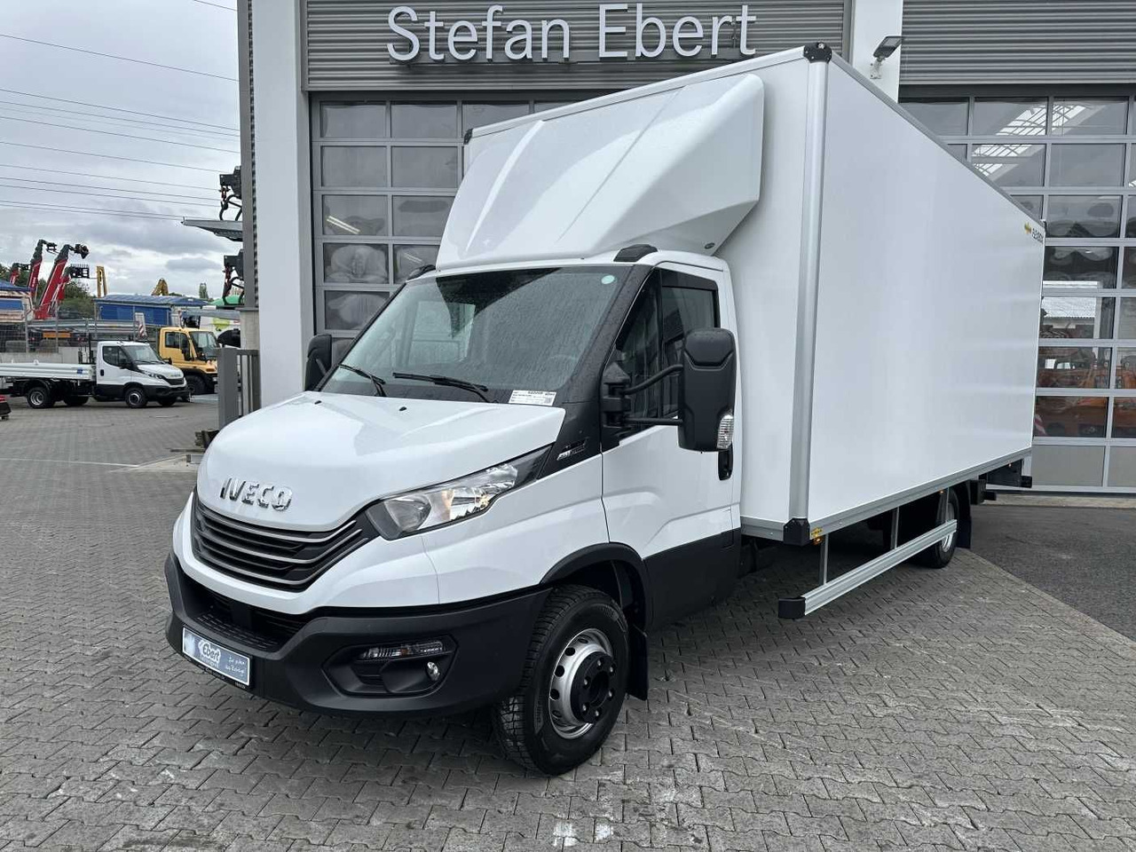 Iveco Daily 70C18 HA8 *R5.100mm*LBW*Luft*Automatik* - Van box: gambar 1 Iveco Daily 70C18 HA8 *R5.100mm*LBW*Luft*Automatik* - Van box: gambar 1