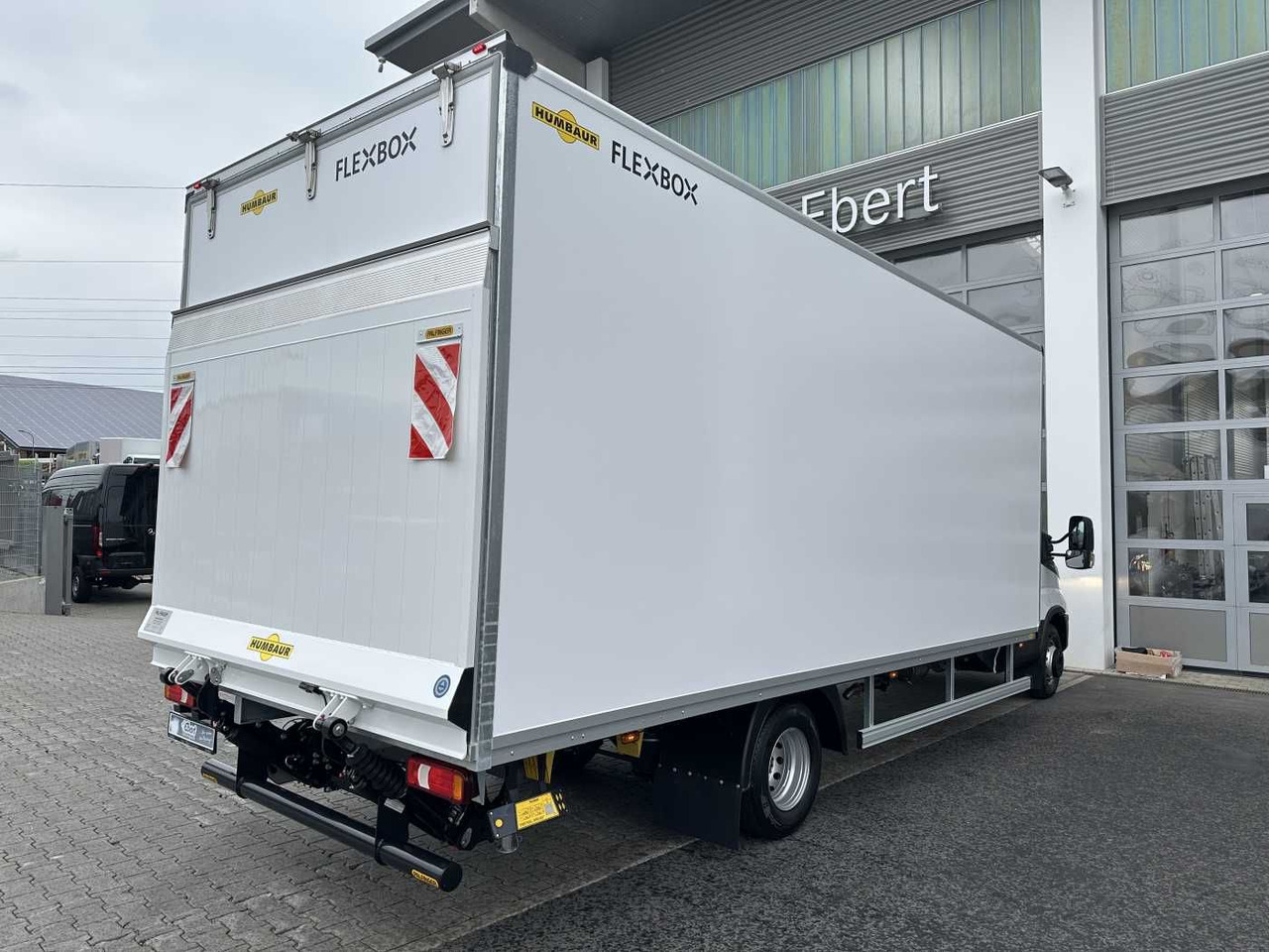 Iveco Daily 70C18 HA8 *R5.100mm*LBW*Luft*Automatik* - Van box: gambar 5 Iveco Daily 70C18 HA8 *R5.100mm*LBW*Luft*Automatik* - Van box: gambar 5