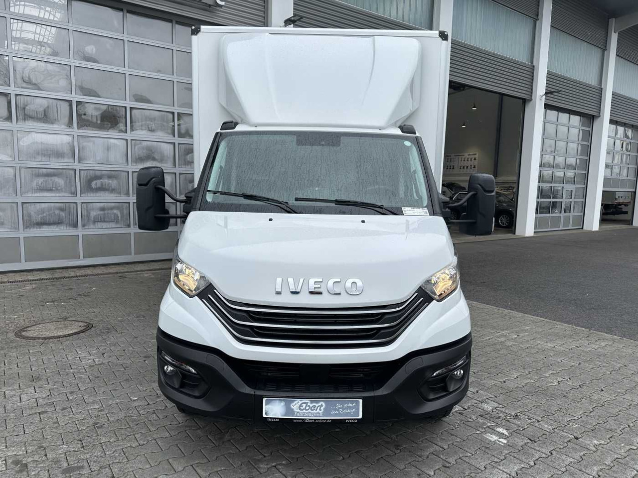 Iveco Daily 70C18 HA8 *R5.100mm*LBW*Luft*Automatik* - Van box: gambar 2 Iveco Daily 70C18 HA8 *R5.100mm*LBW*Luft*Automatik* - Van box: gambar 2