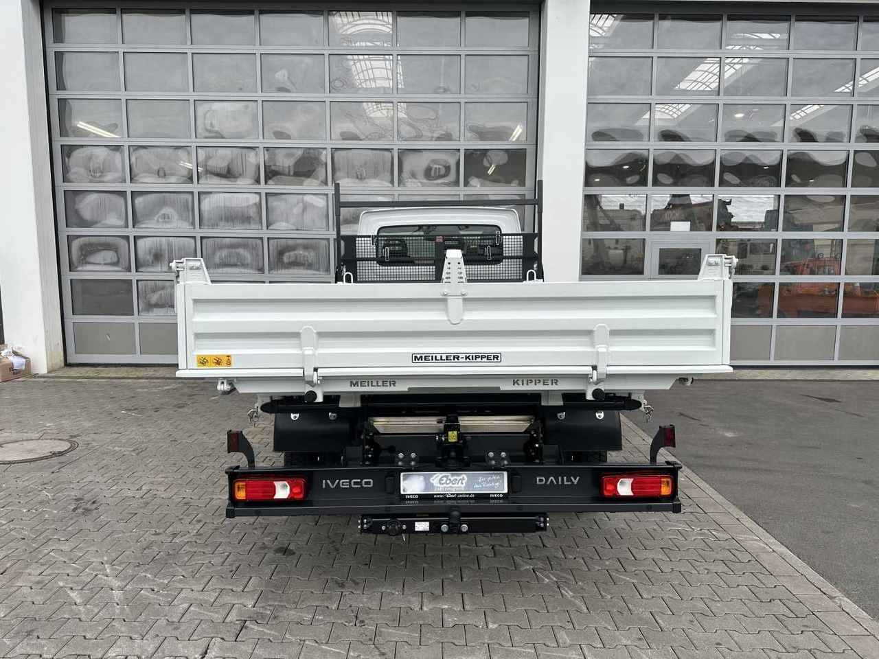 Iveco Daily 70C18H 3-S.-Kipper *R3.750mm*2xAHK* - Van jungkit: gambar 5 Iveco Daily 70C18H 3-S.-Kipper *R3.750mm*2xAHK* - Van jungkit: gambar 5