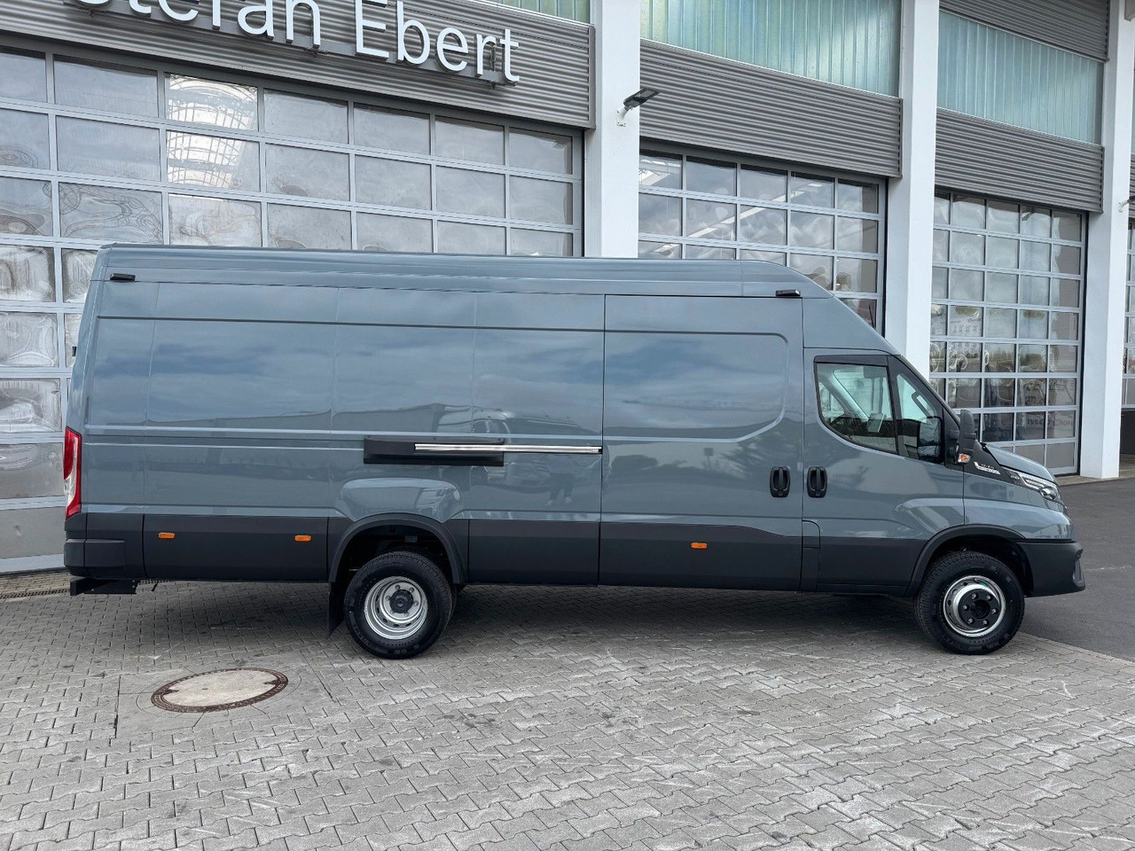 Iveco Daily 70C21 3.0L *L4*H3*Automatik*LED*Luft* 2x - Van panel: gambar 2 Iveco Daily 70C21 3.0L *L4*H3*Automatik*LED*Luft* 2x - Van panel: gambar 2
