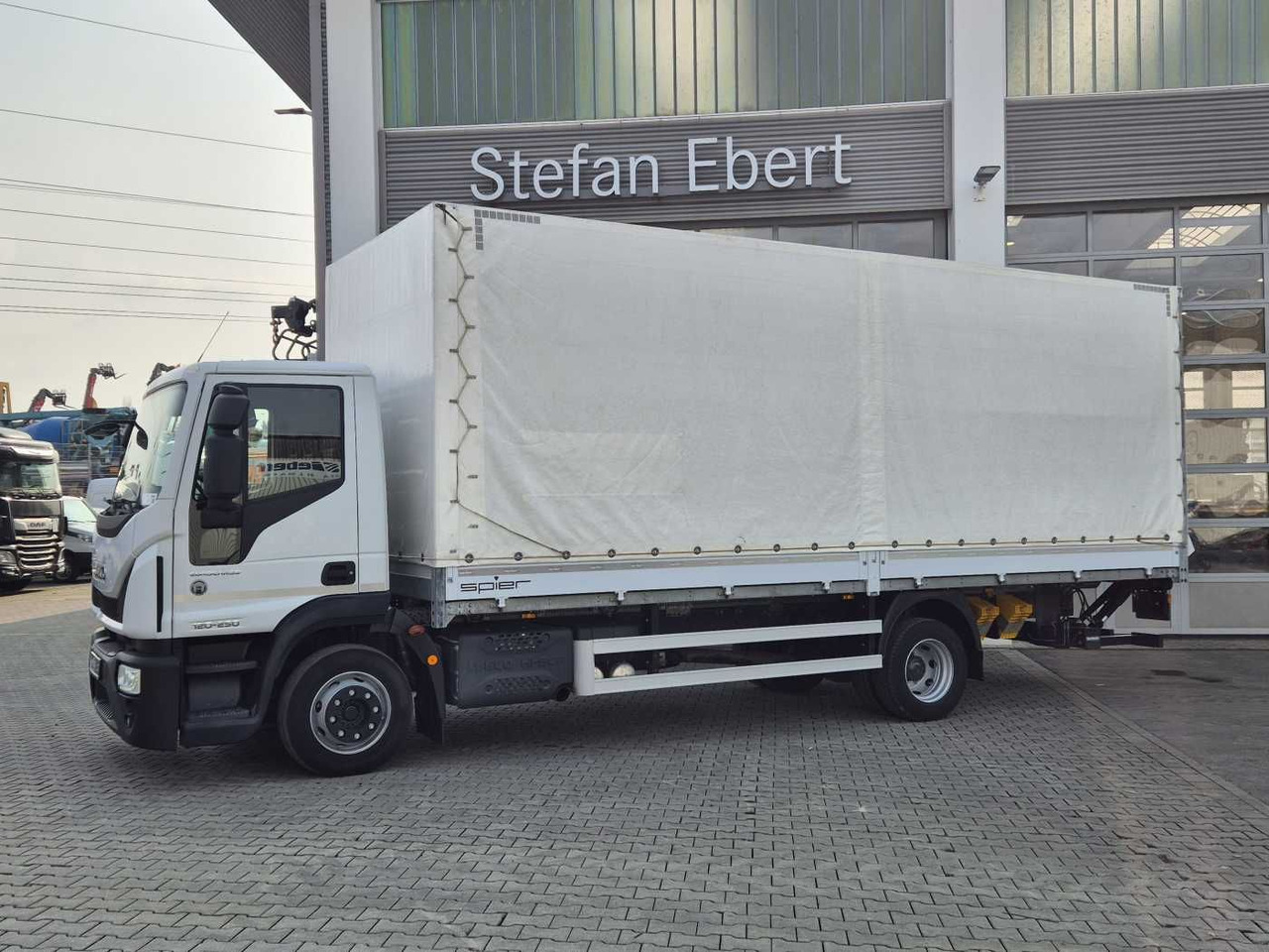 Iveco Eurocargo ML120E25 LBW 1.500kg Klima 3 Sitze - Truk dengan terpal samping: gambar 4 Iveco Eurocargo ML120E25 LBW 1.500kg Klima 3 Sitze - Truk dengan terpal samping: gambar 4
